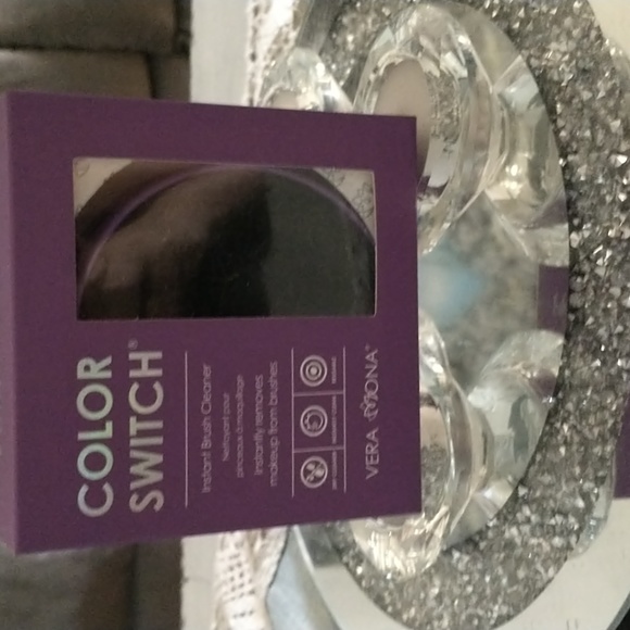 Vero Moda Color Switch Instant Brush Cleaner - Picture 2 of 2